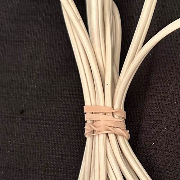 Two Vintage Capodimonte-style Porcelain and Brass Accent Lamps Read Description* - Picture 13 of 13